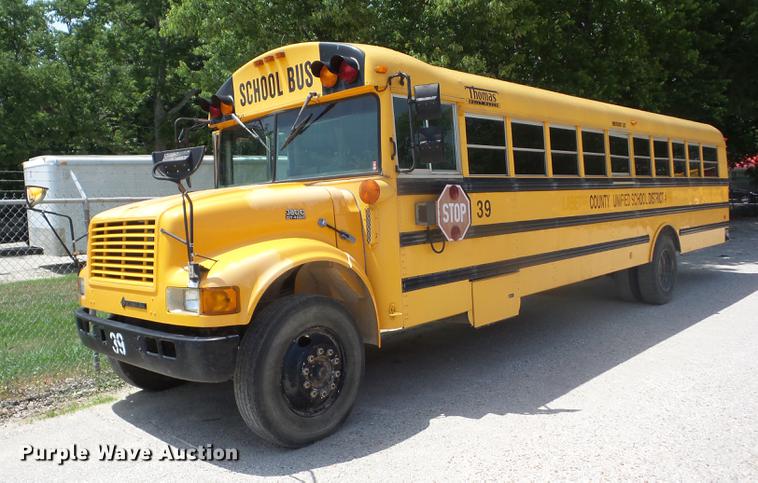 image for item EI9833 1999 International 3800 school bus