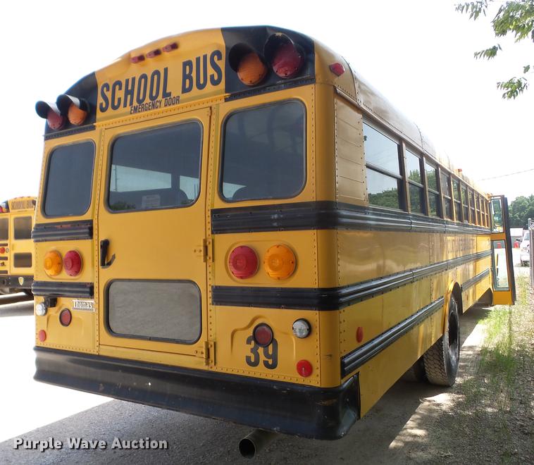 image for item EI9833 1999 International 3800 school bus