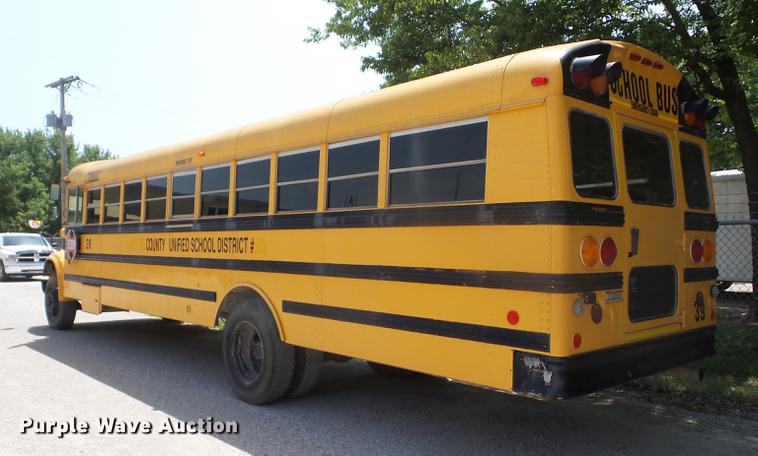 image for item EI9833 1999 International 3800 school bus