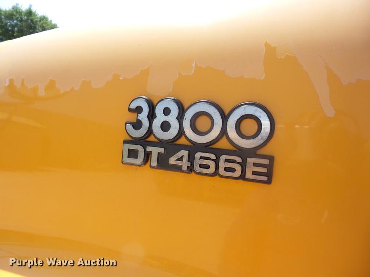 image for item EI9833 1999 International 3800 school bus