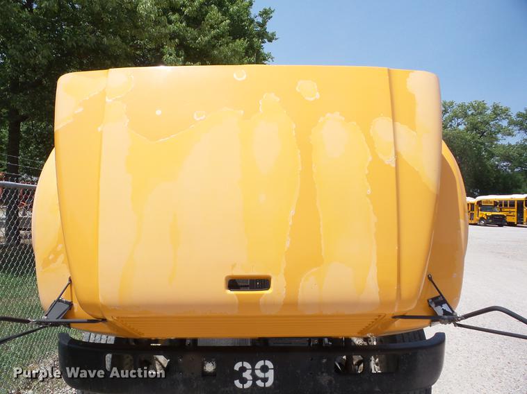 image for item EI9833 1999 International 3800 school bus