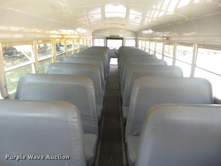 image for item EI9833 1999 International 3800 school bus