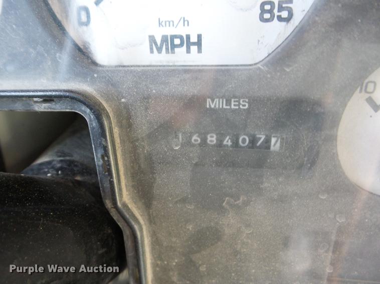 image for item EI9833 1999 International 3800 school bus