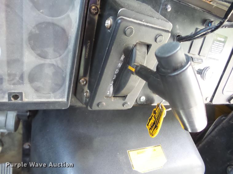 image for item EI9833 1999 International 3800 school bus