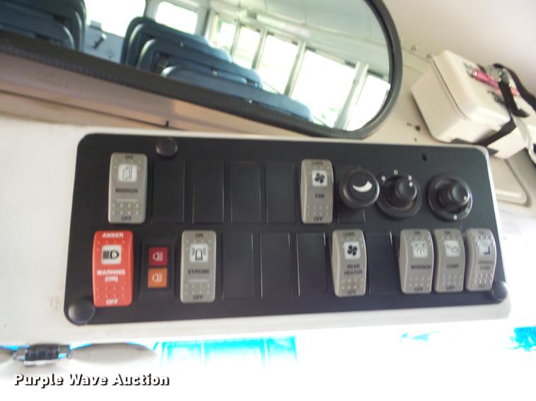 image for item EI9834 2007 Ford E450 school bus