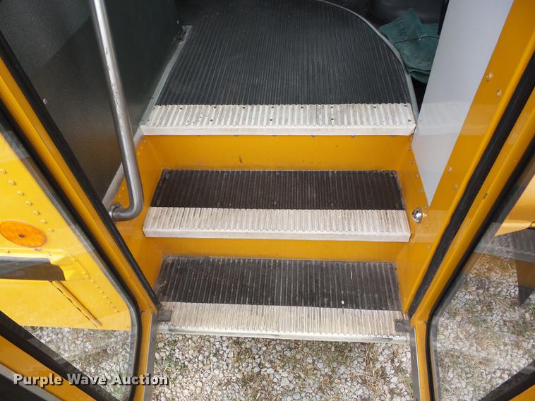 image for item EI9835 2008 Ford Econoline E450 school bus