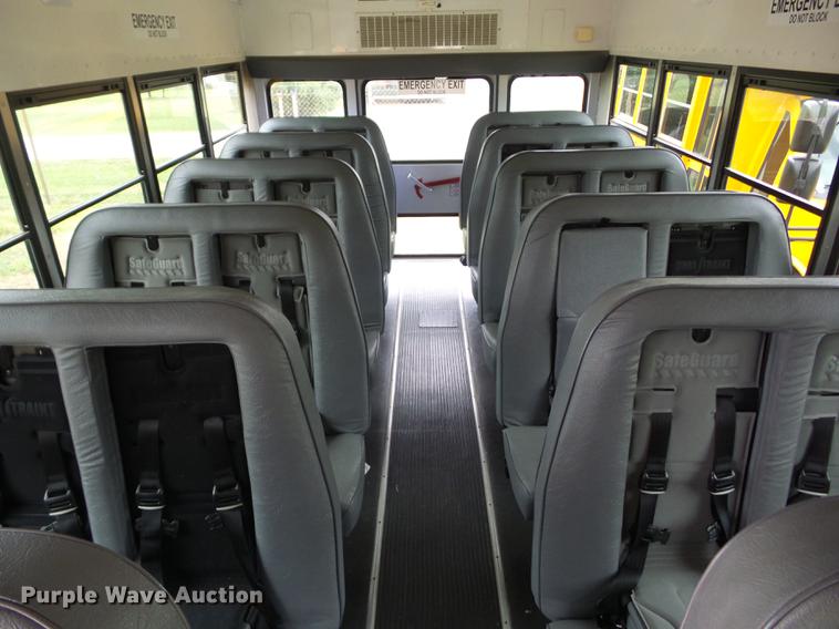 image for item EI9835 2008 Ford Econoline E450 school bus