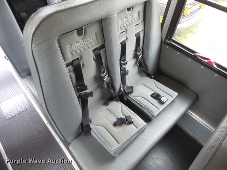 image for item EI9835 2008 Ford Econoline E450 school bus