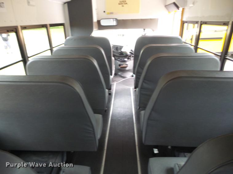 image for item EI9835 2008 Ford Econoline E450 school bus