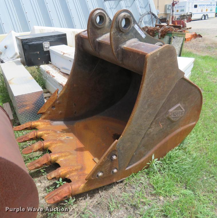 image for item EJ9655 Hensley excavator bucket