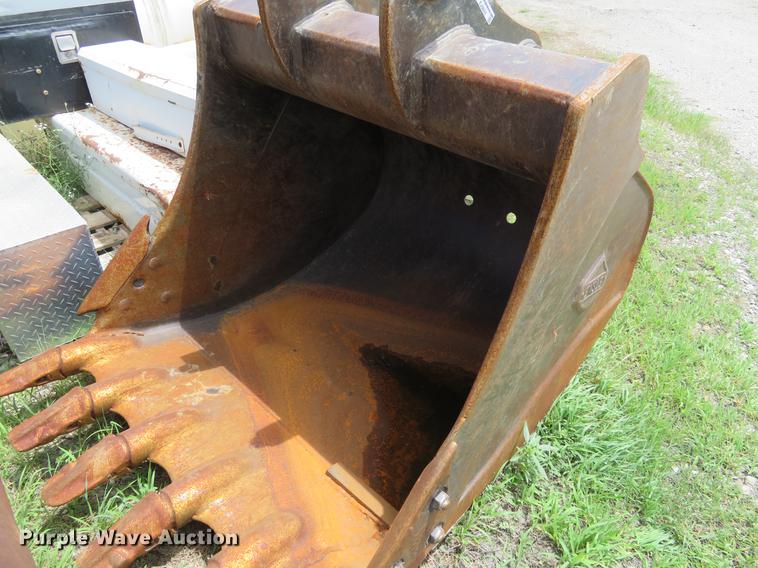 image for item EJ9655 Hensley excavator bucket