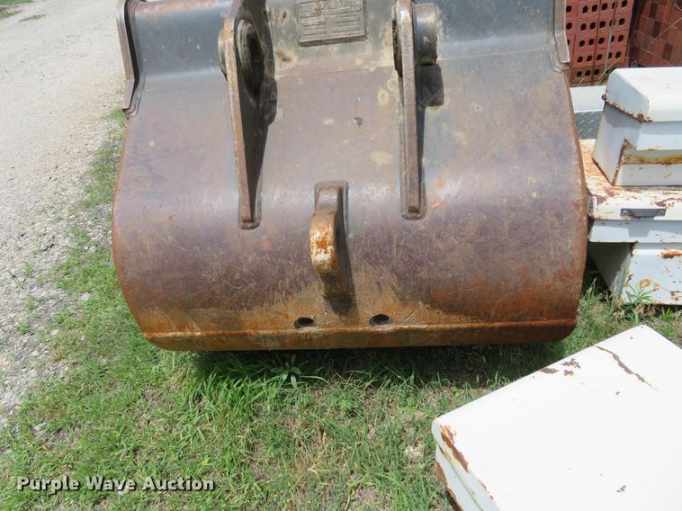 image for item EJ9655 Hensley excavator bucket