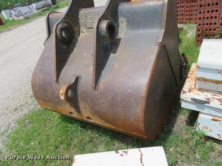 image for item EJ9655 Hensley excavator bucket