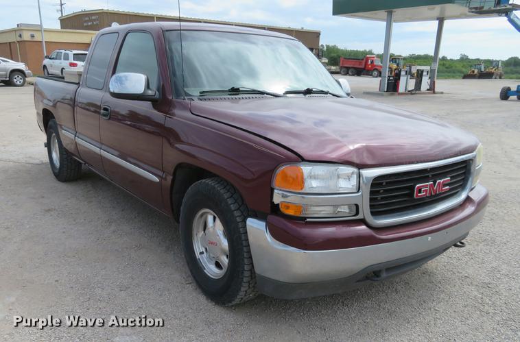 image for item EJ9663 2001 GMC Sierra 1500 Ext. Cab pickup truck