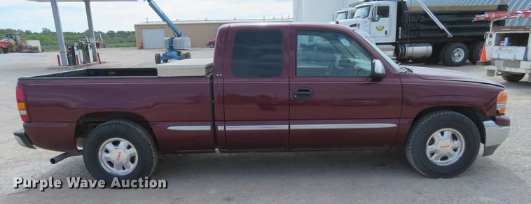 image for item EJ9663 2001 GMC Sierra 1500 Ext. Cab pickup truck