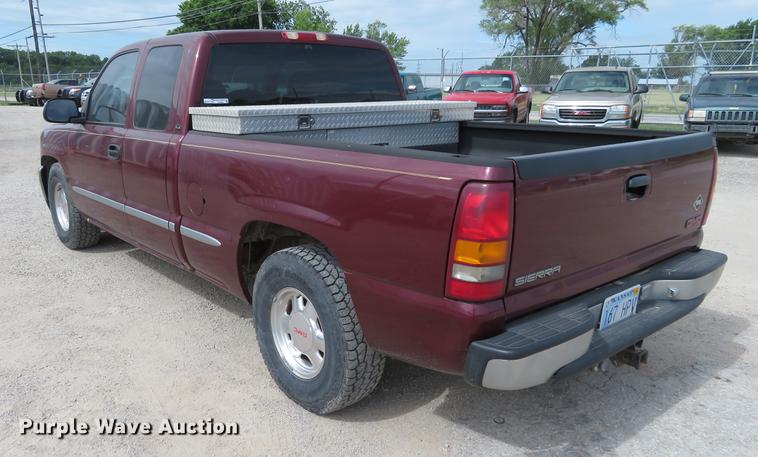 image for item EJ9663 2001 GMC Sierra 1500 Ext. Cab pickup truck