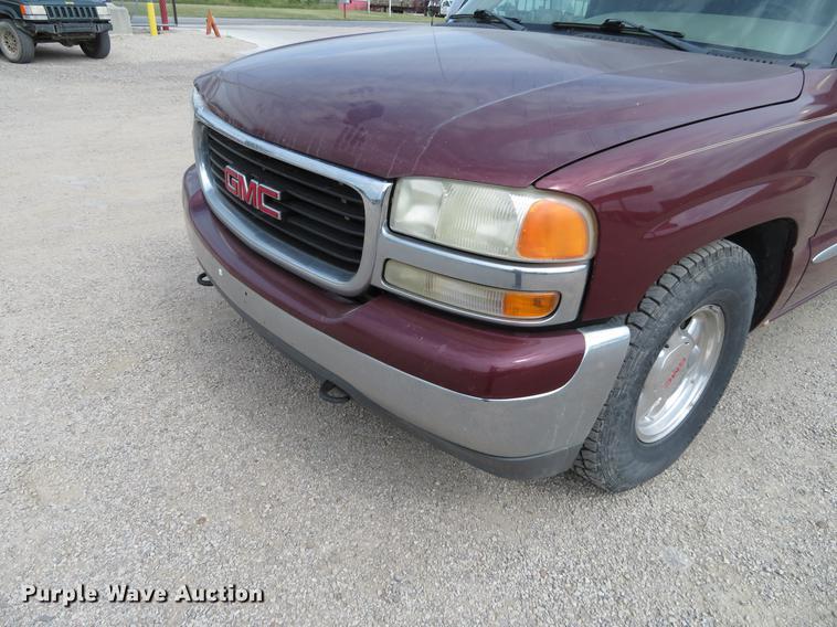 image for item EJ9663 2001 GMC Sierra 1500 Ext. Cab pickup truck