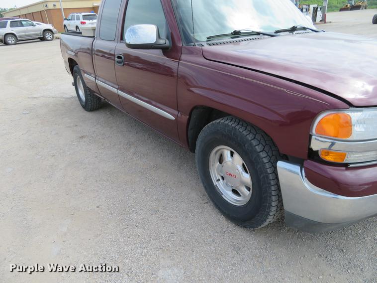 image for item EJ9663 2001 GMC Sierra 1500 Ext. Cab pickup truck