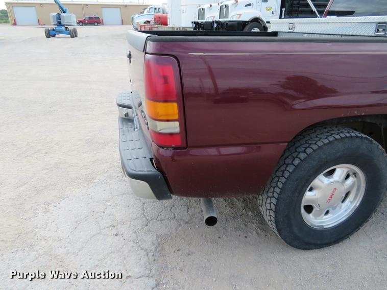 image for item EJ9663 2001 GMC Sierra 1500 Ext. Cab pickup truck