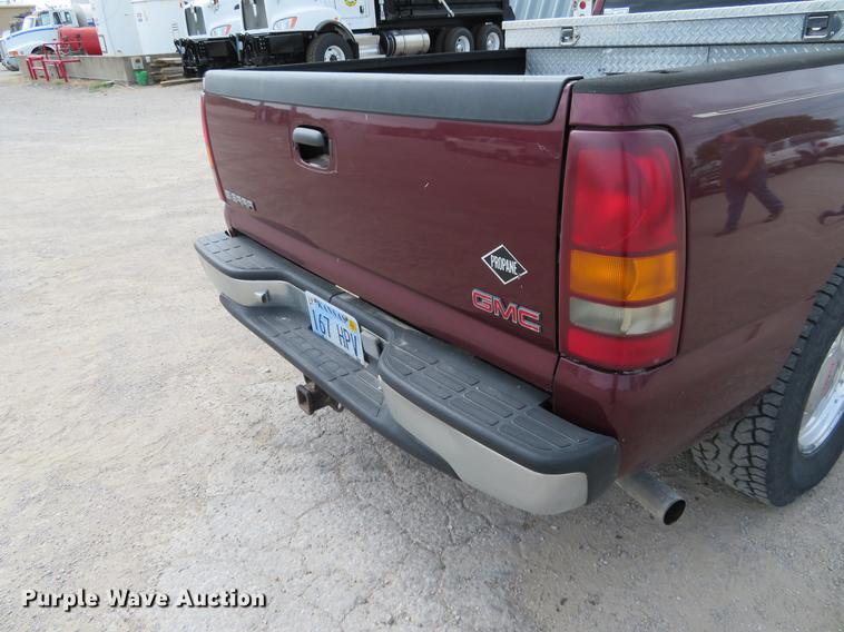 image for item EJ9663 2001 GMC Sierra 1500 Ext. Cab pickup truck