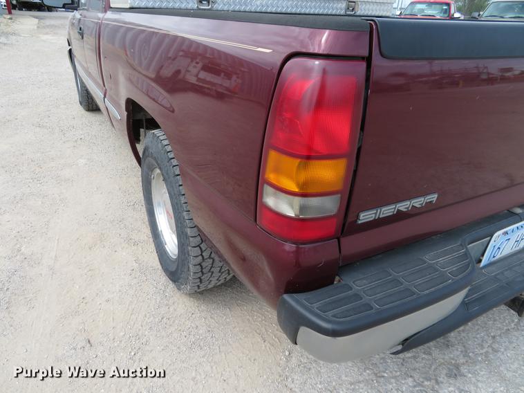 image for item EJ9663 2001 GMC Sierra 1500 Ext. Cab pickup truck