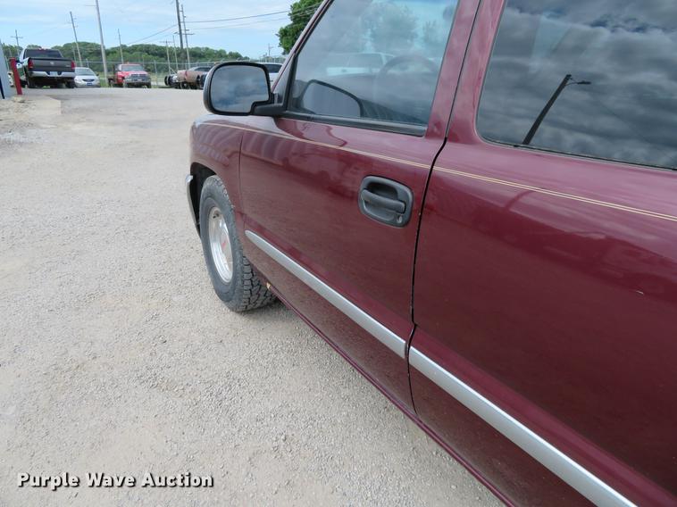 image for item EJ9663 2001 GMC Sierra 1500 Ext. Cab pickup truck