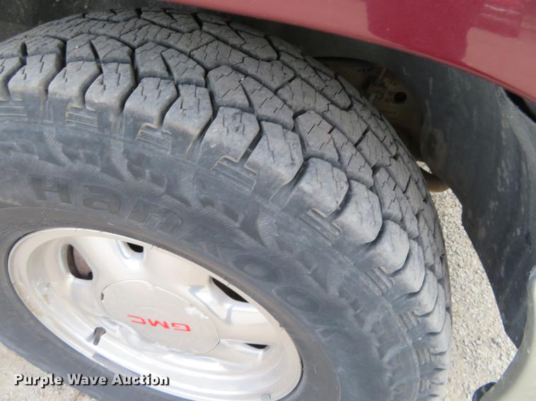 image for item EJ9663 2001 GMC Sierra 1500 Ext. Cab pickup truck