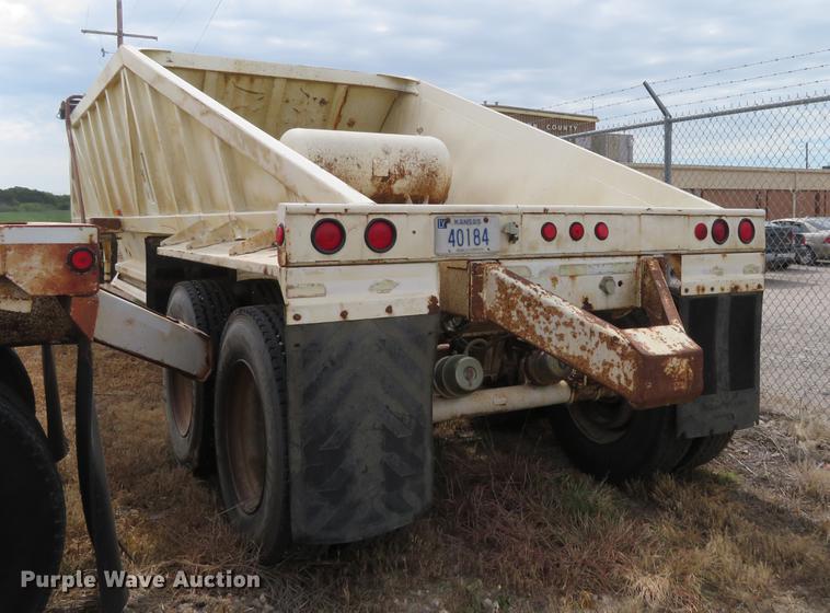 image for item EJ9673 1996 Ranch bottom dump trailer
