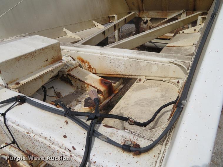 image for item EJ9673 1996 Ranch bottom dump trailer