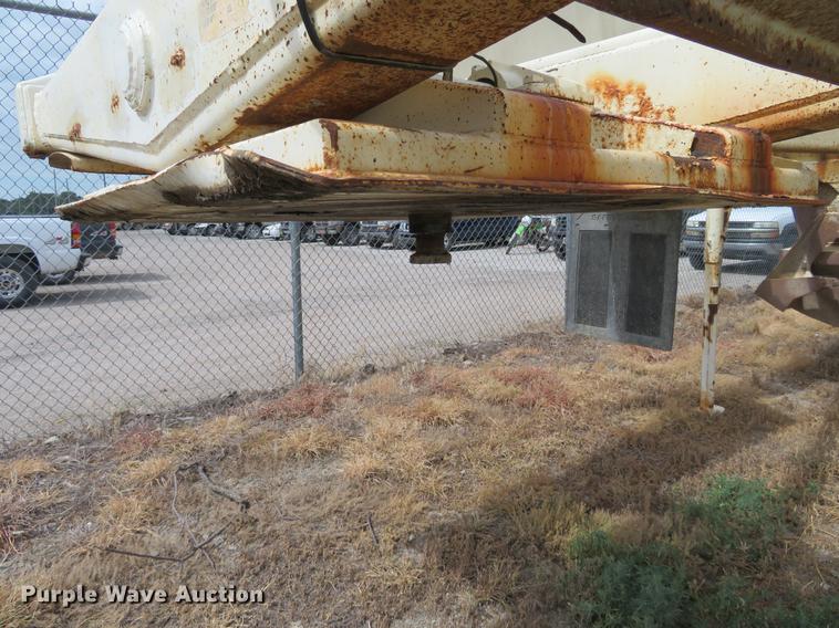 image for item EJ9673 1996 Ranch bottom dump trailer