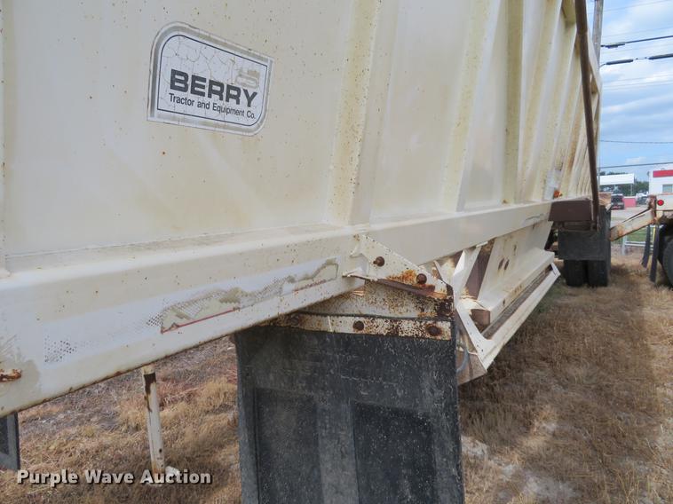 image for item EJ9673 1996 Ranch bottom dump trailer