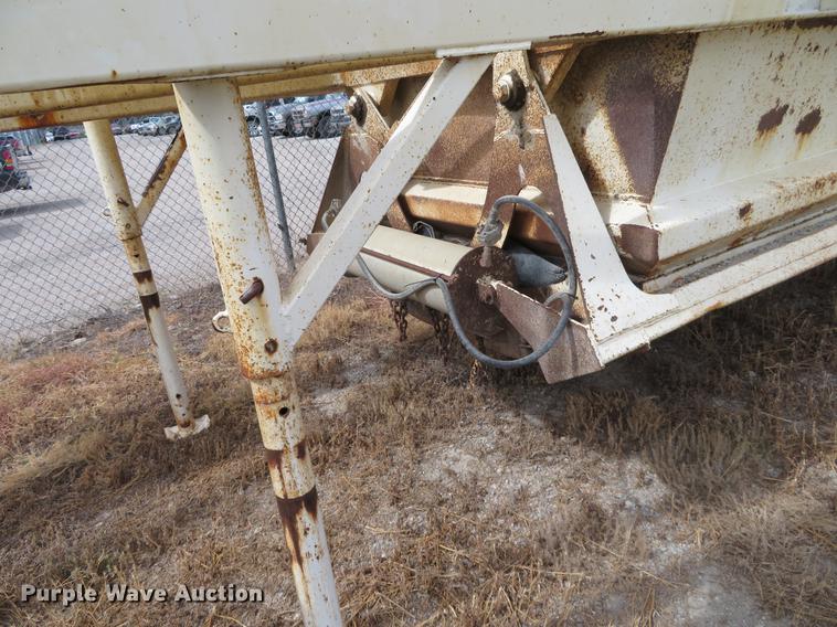 image for item EJ9673 1996 Ranch bottom dump trailer