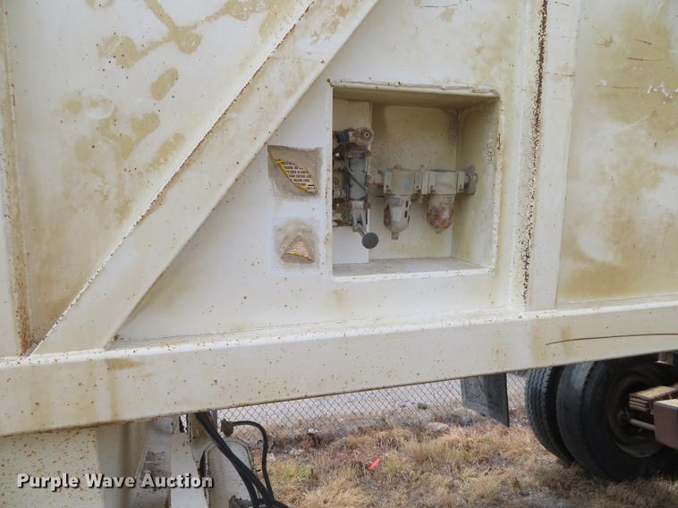 image for item EJ9673 1996 Ranch bottom dump trailer