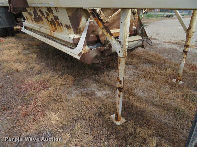 image for item EJ9673 1996 Ranch bottom dump trailer