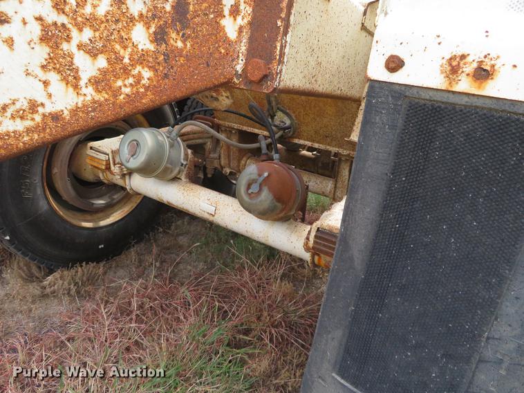 image for item EJ9673 1996 Ranch bottom dump trailer