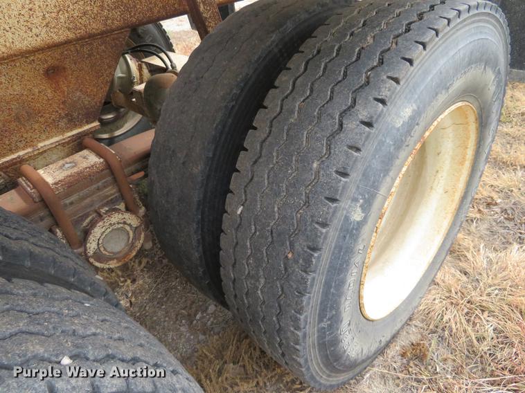 image for item EJ9673 1996 Ranch bottom dump trailer