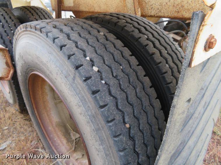 image for item EJ9673 1996 Ranch bottom dump trailer