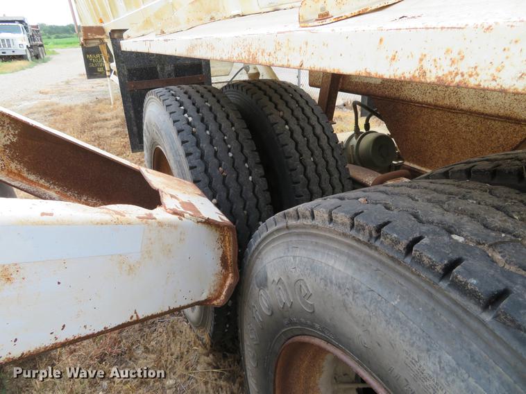 image for item EJ9673 1996 Ranch bottom dump trailer
