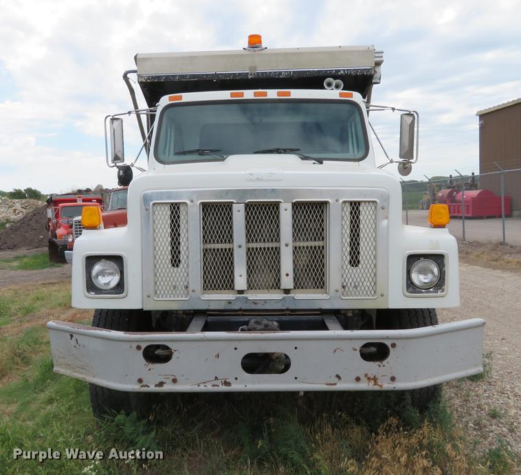 image for item EJ9675 1998 International 2554 dump truck