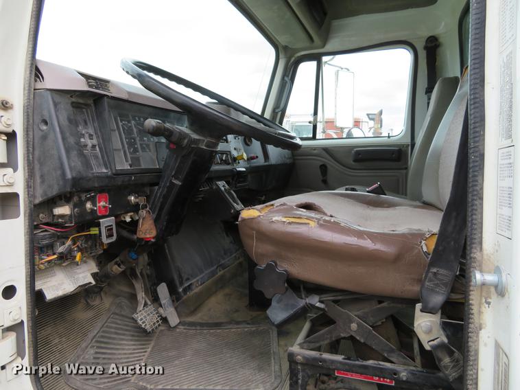 image for item EJ9675 1998 International 2554 dump truck