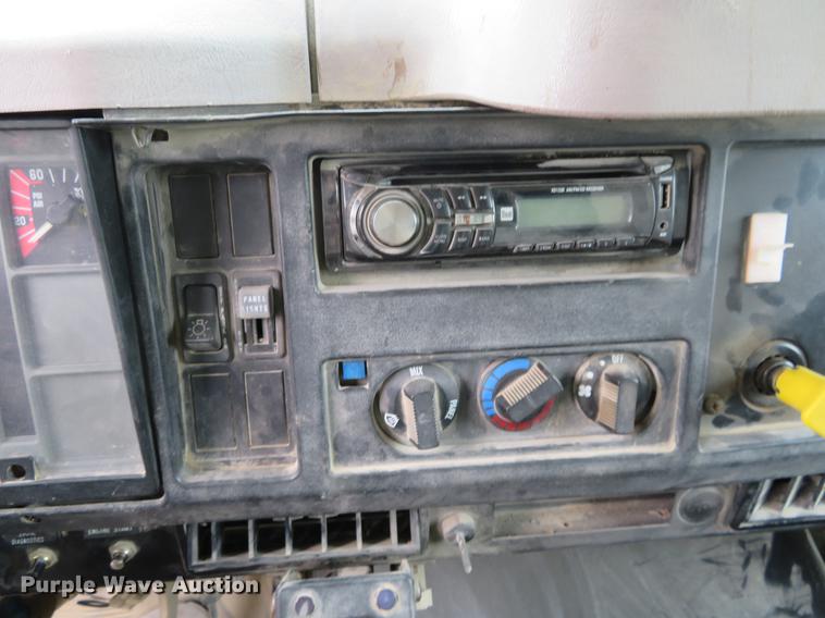 image for item EJ9675 1998 International 2554 dump truck