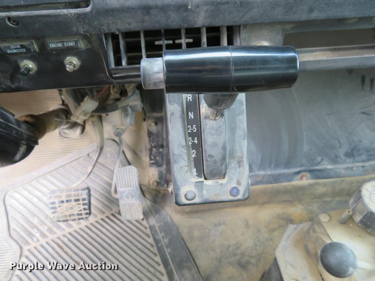 image for item EJ9675 1998 International 2554 dump truck