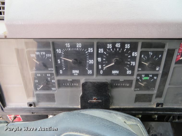 image for item EJ9675 1998 International 2554 dump truck