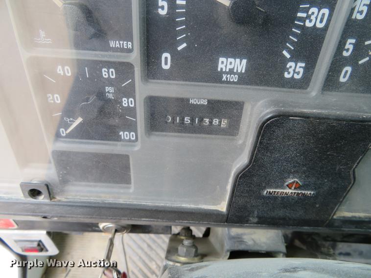 image for item EJ9675 1998 International 2554 dump truck