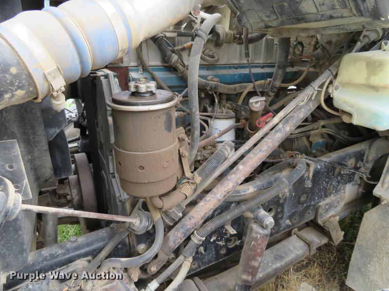 image for item EJ9675 1998 International 2554 dump truck