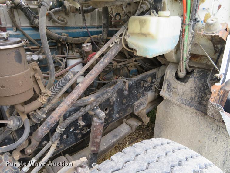 image for item EJ9675 1998 International 2554 dump truck