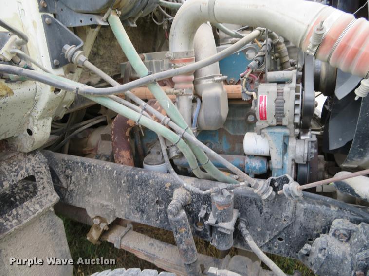 image for item EJ9675 1998 International 2554 dump truck