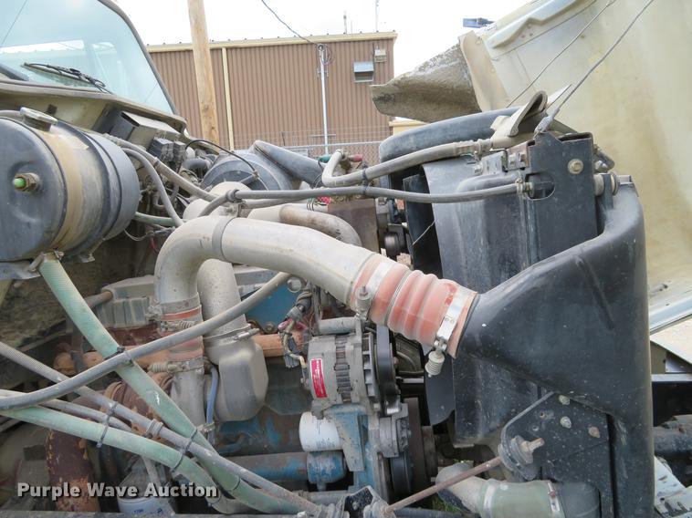 image for item EJ9675 1998 International 2554 dump truck