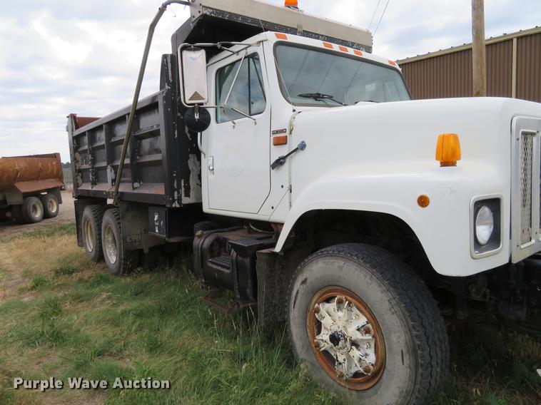 image for item EJ9675 1998 International 2554 dump truck