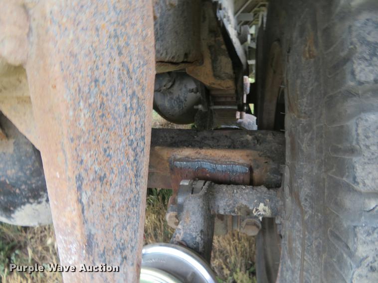 image for item EJ9675 1998 International 2554 dump truck